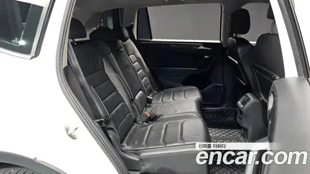 Volkswagen Tiguan Allspace 2018 — Фото 11/20
