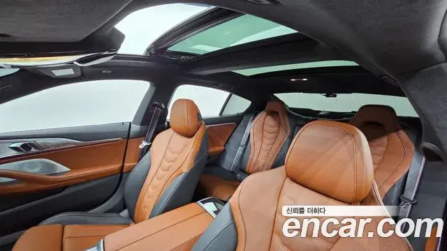 BMW 8 Series 2025 — Фото 18/20