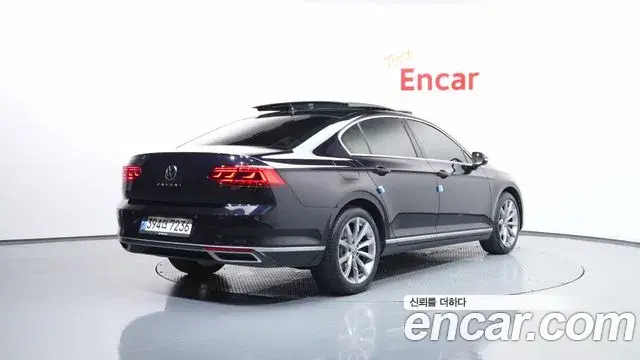 Volkswagen Passat GT 2022 — Фото 2/20