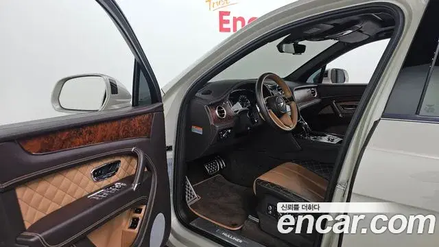 Bentley Bentayga 2018 — Photo 13/20