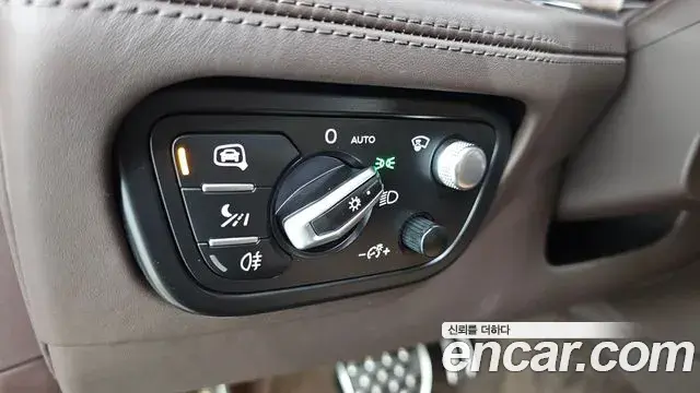 Bentley Bentayga 2018 — Photo 9/20