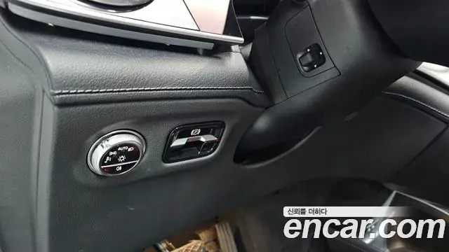Mercedes-Benz EQS SUV 2025 — Photo 14/38