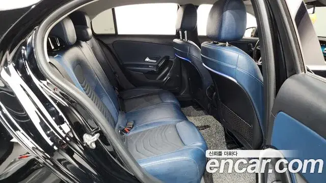 Mercedes-Benz A-Class 2019 — Фото 11/20