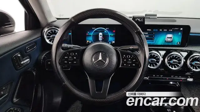Mercedes-Benz A-Class 2019 — Фото 12/20