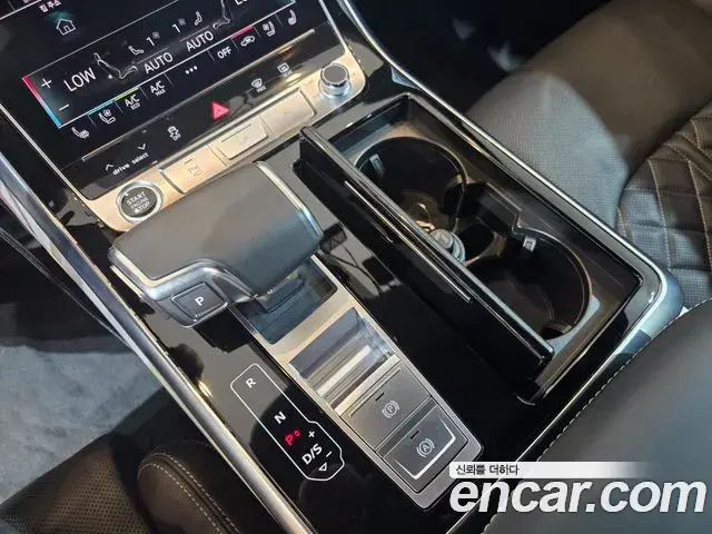 Audi Q7 2023 — Photo 7/20
