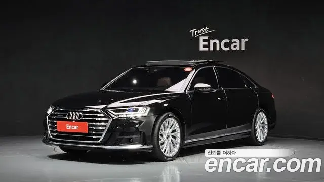 Audi A8 2021 — Фото 1/20
