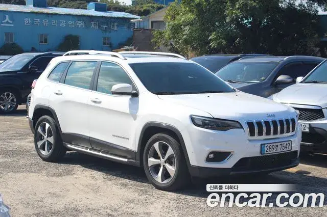 Jeep Cherokee 2021 — Photo 2/20