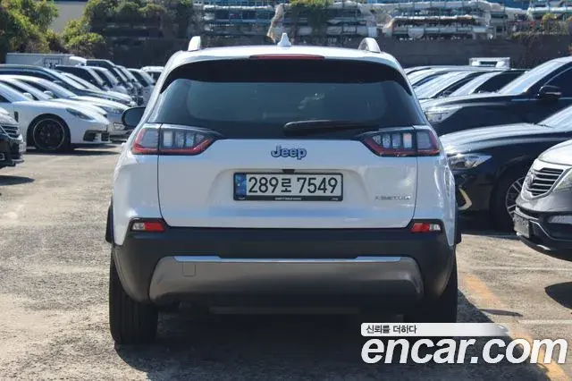 Jeep Cherokee 2021 — Photo 3/20