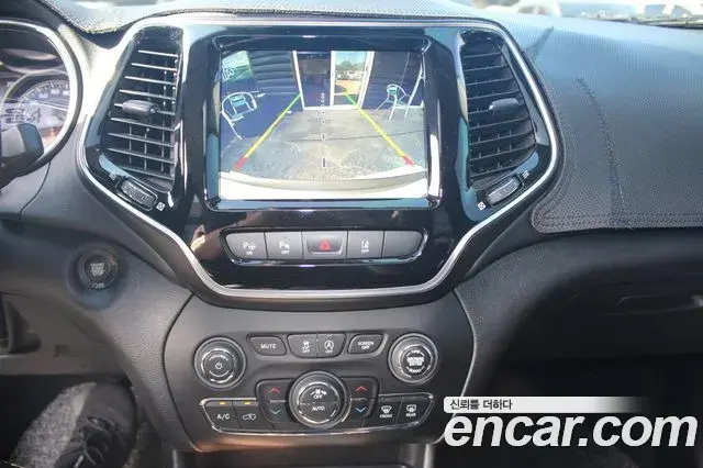 Jeep Cherokee 2021 — Photo 8/20