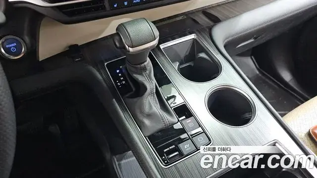 Toyota Sienna 2023 — Фото 9/20