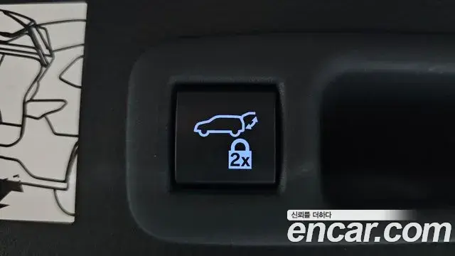 Toyota Sienna 2023 — Фото 17/20