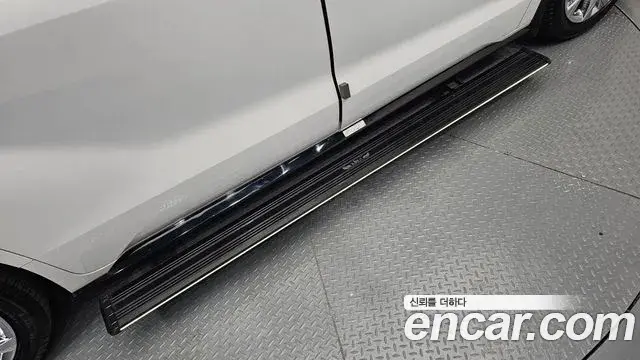 Toyota Sienna 2023 — Фото 19/20