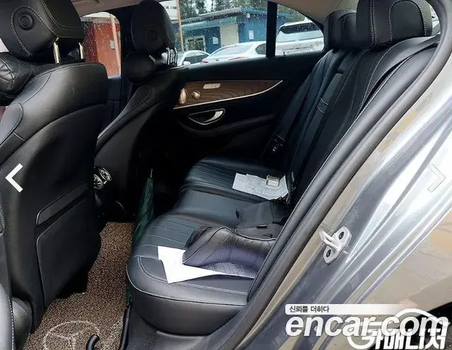 Mercedes-Benz E-Class 2018 — Фото 12/20