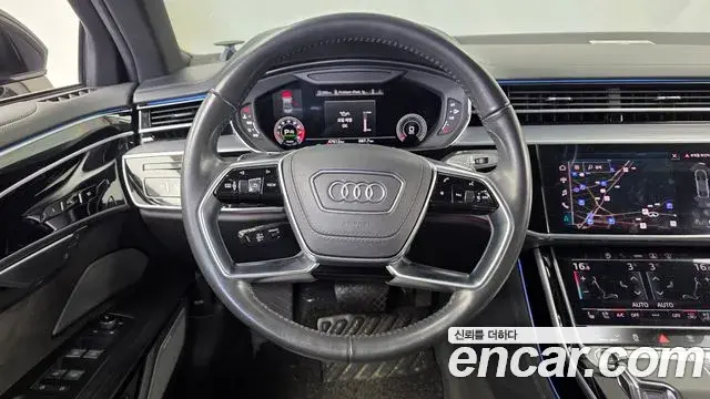 Audi A8 2021 — Фото 13/20