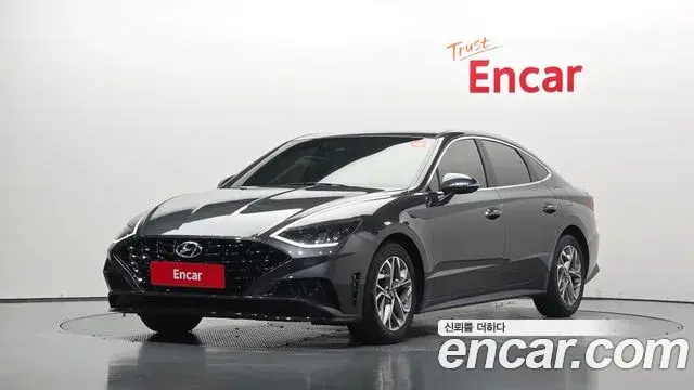 Hyundai Sonata 2019 — Фото 1/20
