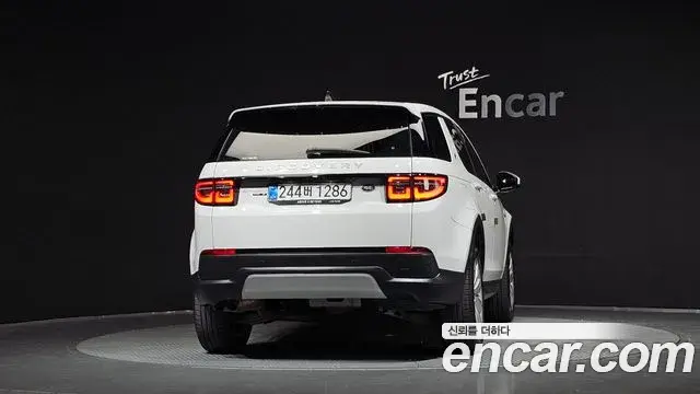 Land Rover Discovery Sport 2020 — Фото 4/20