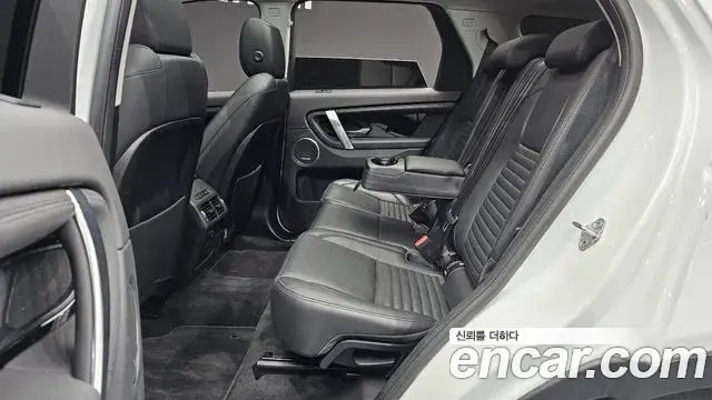 Land Rover Discovery Sport 2020 — Фото 11/20
