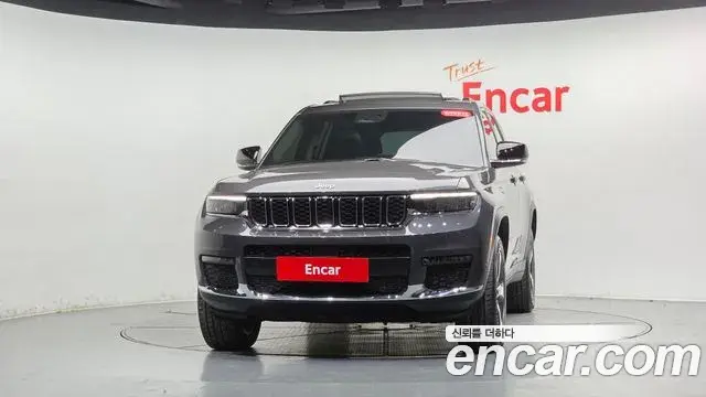 Jeep Grand Cherokee 2023 — Фото 3/20