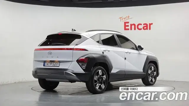 Hyundai Kona 2024 — Фото 1/20