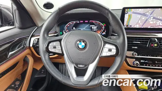 BMW 5 Series 2020 — Фото 13/20