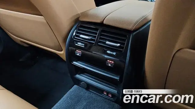 BMW 5 Series 2020 — Фото 19/20