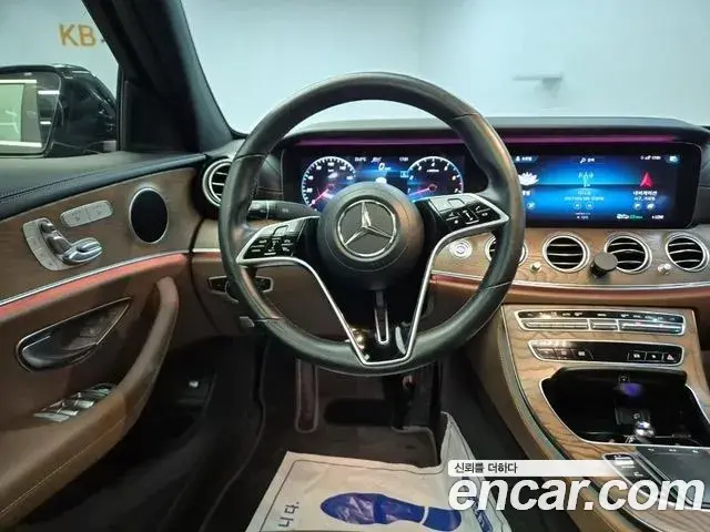 Mercedes-Benz E-Class 2020 — Фото 8/20