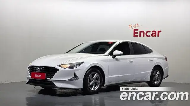 Hyundai Sonata 2019 — Фото 1/20