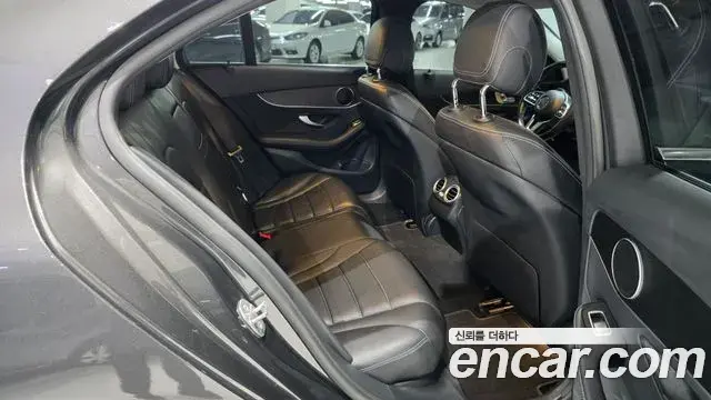 Mercedes-Benz C-Class 2021 — Фото 19/20