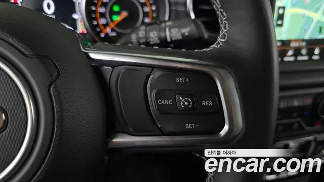 Jeep Wrangler 2022 — Фото 17/20