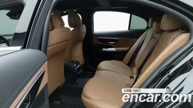 Mercedes-Benz E-Class 2024 — Şəkil 8/19