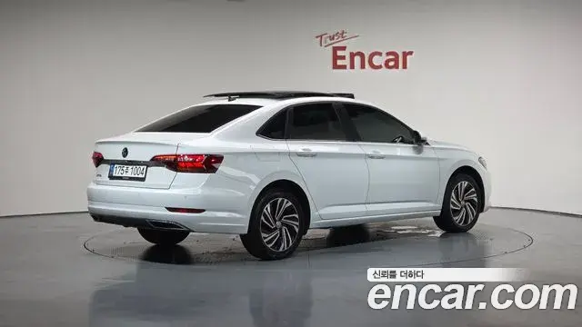 Volkswagen Jetta 2020 — Photo 12/20
