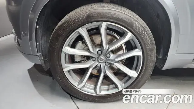 Volvo XC90 2018 — Şəkil 3/20