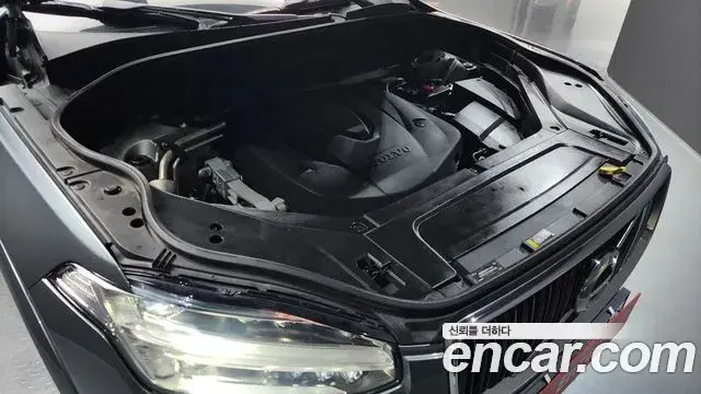 Volvo XC90 2018 — Şəkil 8/20