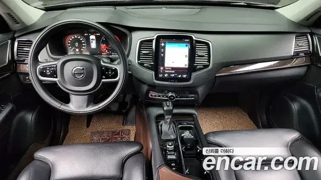 Volvo XC90 2018 — Şəkil 17/20