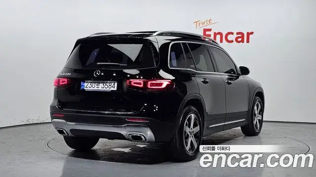 Mercedes-Benz GLB-Class 2020 — Фото 2/20