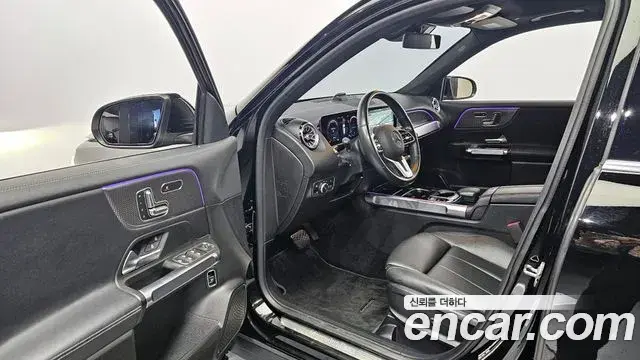 Mercedes-Benz GLB-Class 2020 — Фото 11/20