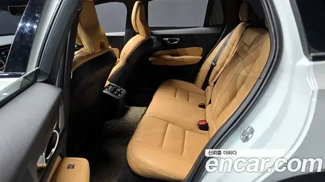Volvo V60 Cross Country 2020 — Фото 12/20