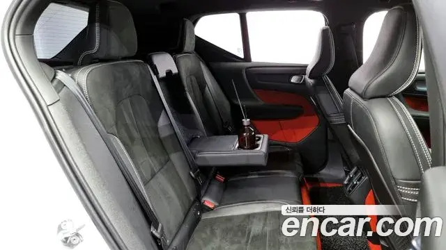 Volvo XC40 2020 — Şəkil 14/20