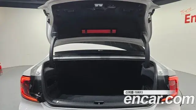 Volvo S90 2021 — Şəkil 18/20