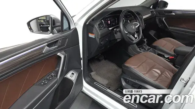 Volkswagen Tiguan Allspace 2023 — Фото 12/20