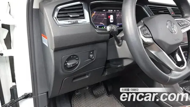 Volkswagen Tiguan Allspace 2023 — Фото 13/20