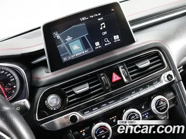 Genesis G70 2019 — ფოტო 8/20