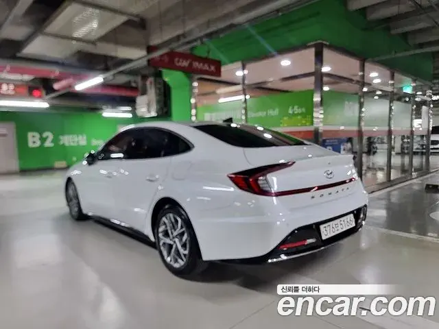 Hyundai Sonata Hybrid 2022 — Şəkil 10/20