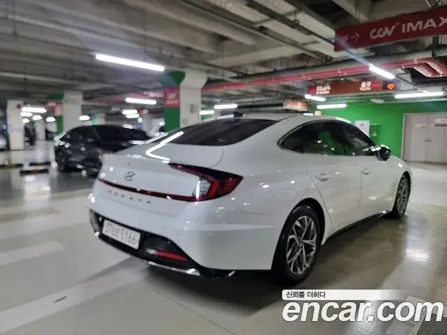 Hyundai Sonata Hybrid 2022 — Şəkil 9/20