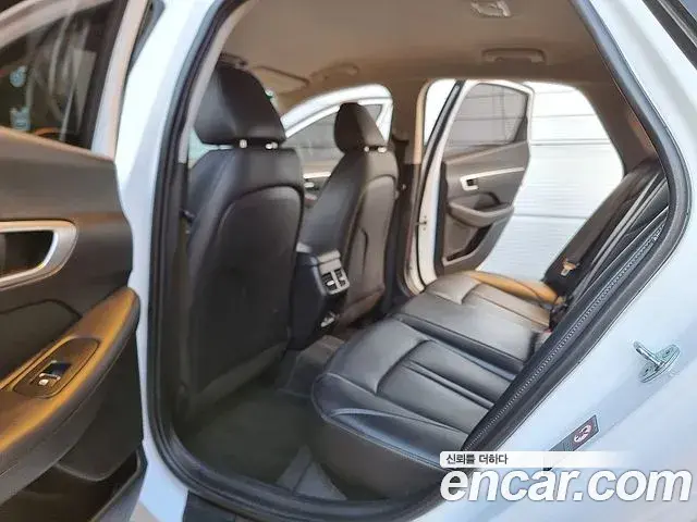 Hyundai Sonata Hybrid 2022 — Şəkil 8/20