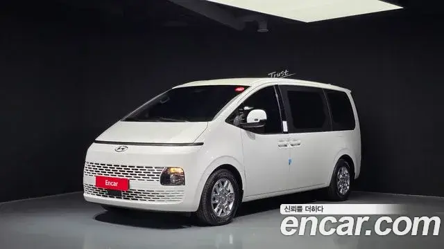 Hyundai Staria 2021 — Фото 1/20