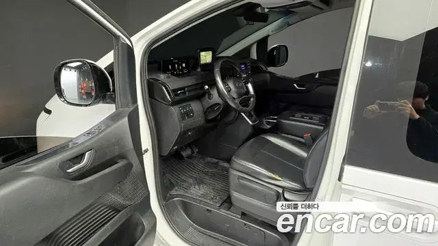 Hyundai Staria 2021 — Фото 10/20