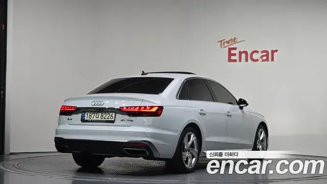 Audi A4 2021 — Photo 8/20