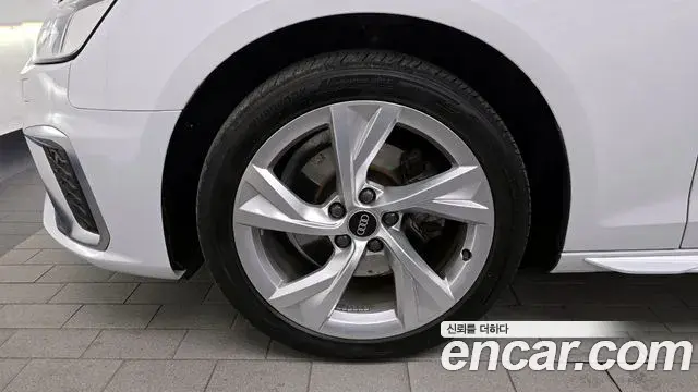 Audi A4 2021 — Photo 10/20