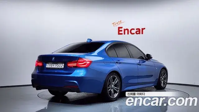 BMW 3 Series 2018 — Şəkil 10/20